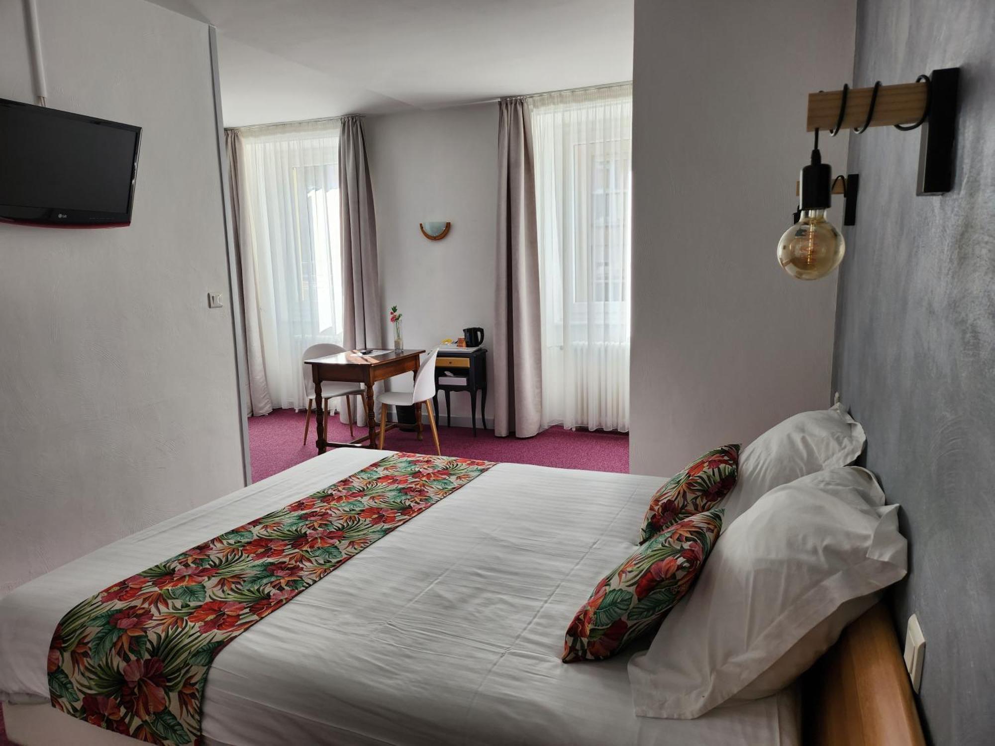 Hotel Des Negociants Lamastre Buitenkant foto