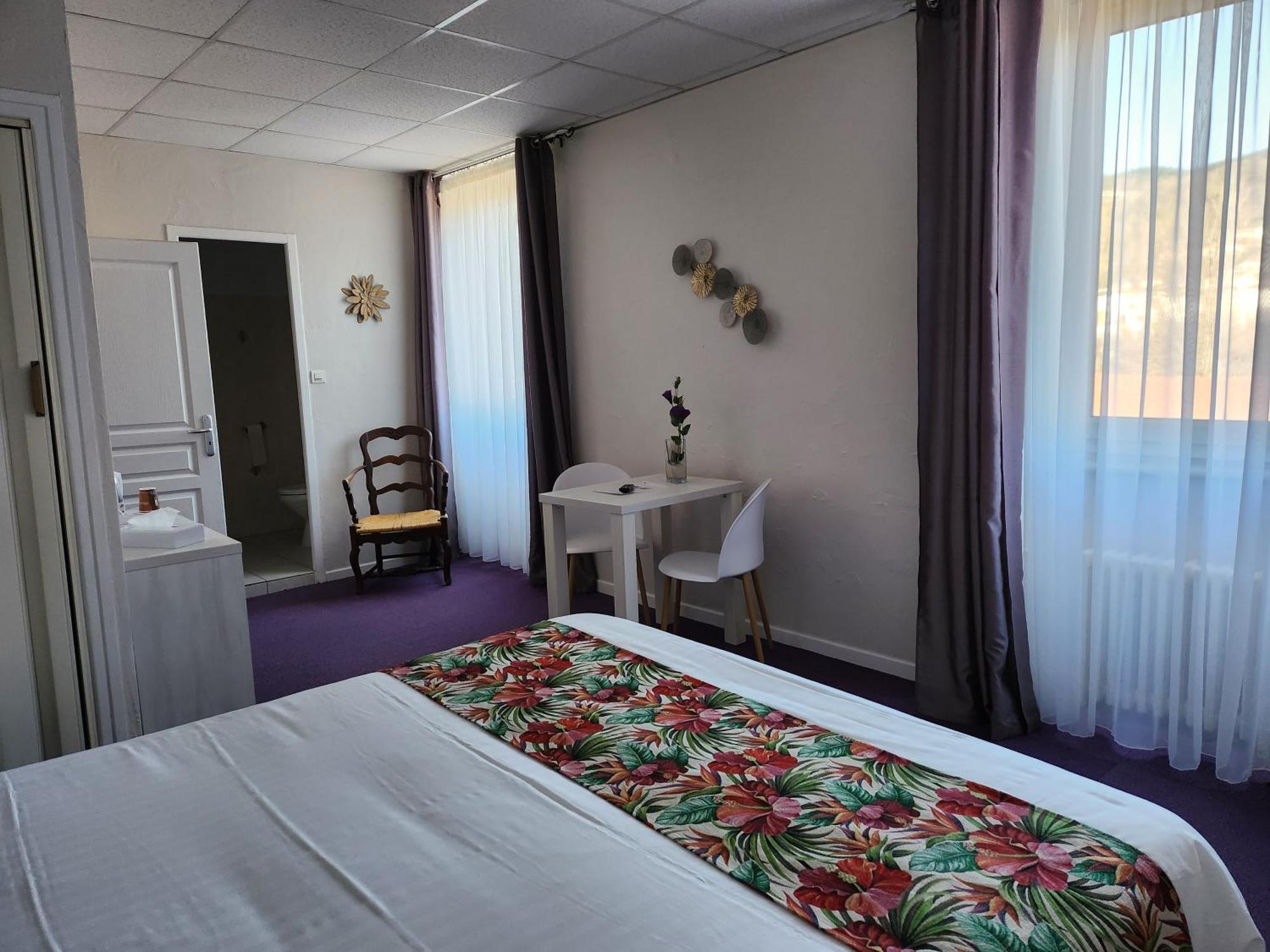Hotel Des Negociants Lamastre Buitenkant foto